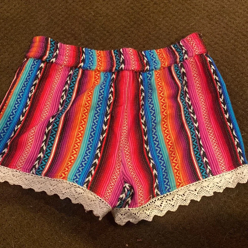 Aztec Shorts Design Lab - Picture 2 of 3